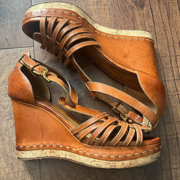 Chloe Tan Leather Double C Buckle T Strap Cork Wedge Platform Sandals - Picture 2 of 14